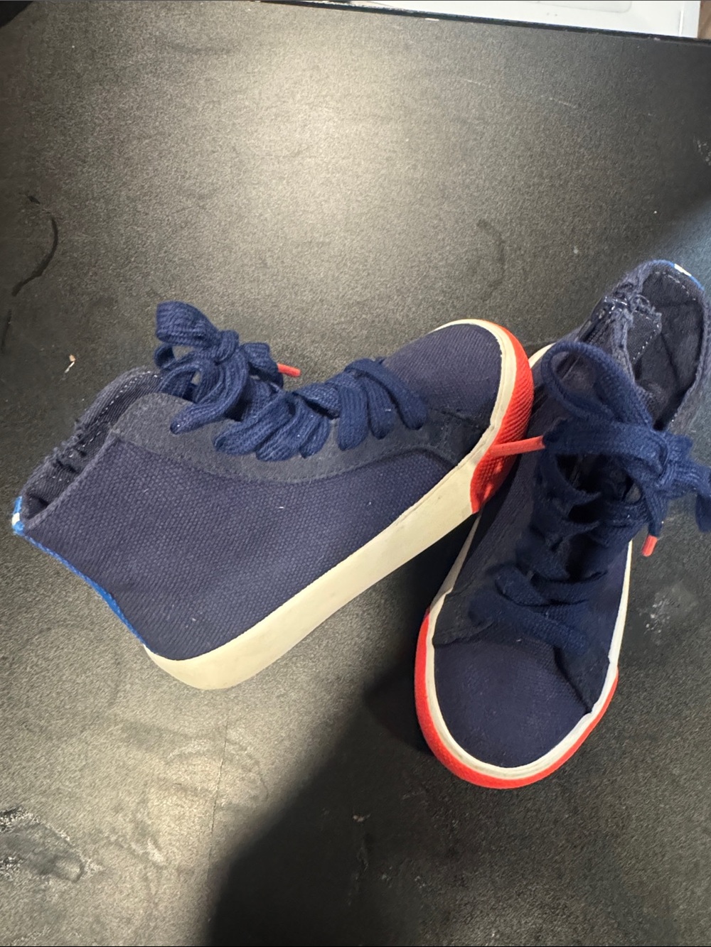 Mini Boden 26 Navy High-Top Canvas Sneakers with Red Accent